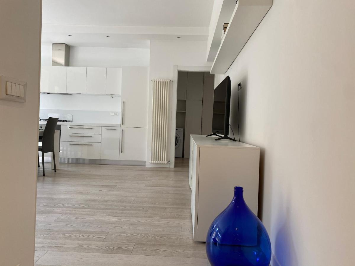 Bright & Spacious Apartment Near Navigli - Ponti Milano Eksteriør billede