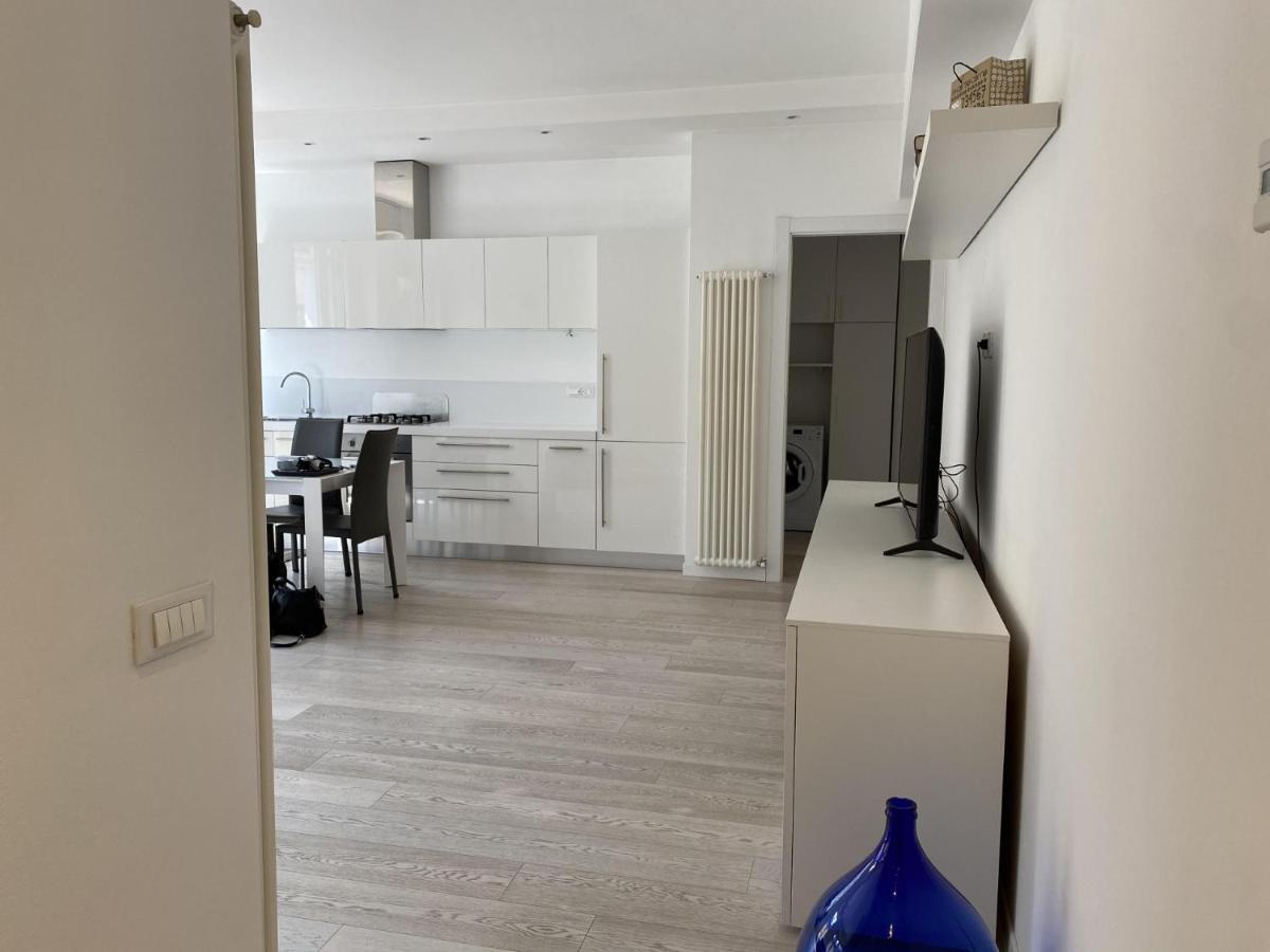 Bright & Spacious Apartment Near Navigli - Ponti Milano Eksteriør billede
